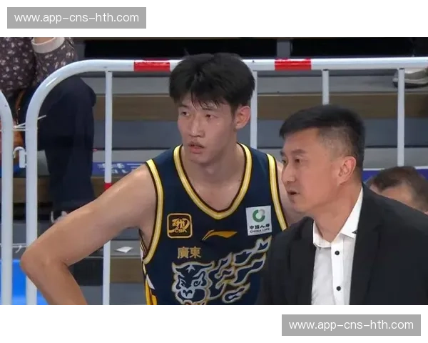 黄明依砍下10分进步明显,广东年轻球员闪光点 黄明依砍下10分进步明显,广东年轻球员闪光点